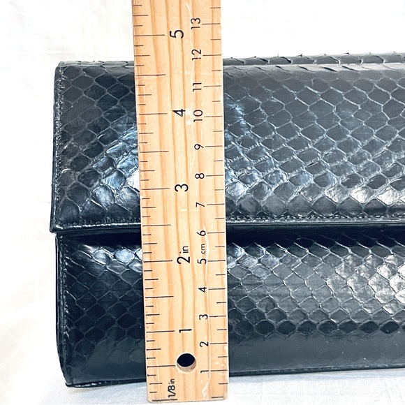 Vintage Genuine Snakeskin Oversized Clutch - Right On Trend For Fall 2023 - Picture 9 of 11